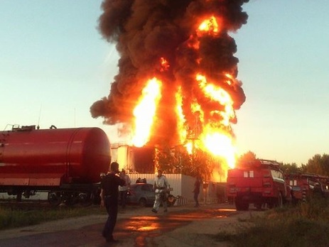 СМИ: Скончался один из пострадавших во время пожара на нефтебазе под Киевом
