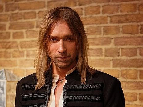 Винник предстал в образе кабальеро