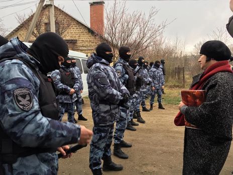 В оккупированном Крыму прошли обыски и задержания крымских татар. Видео