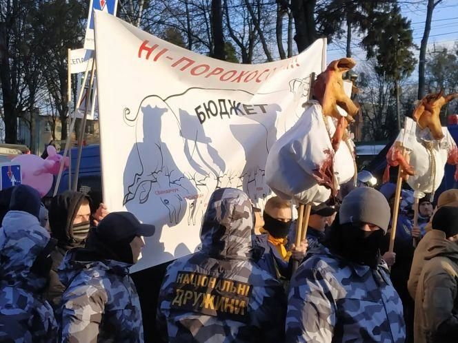 В Виннице произошли столкновения полиции с "национальными дружинами"