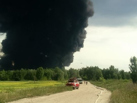 Турчинов: Сотрудники нефтебазы поздно обратились за помощью в тушении пожара