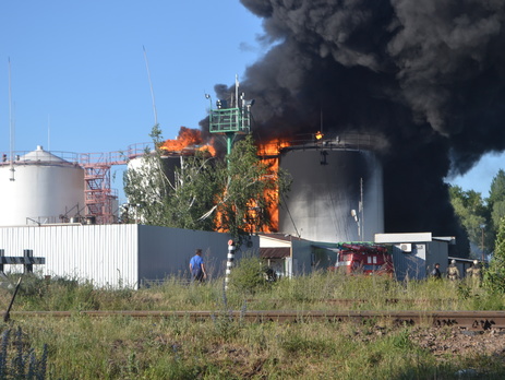 Турчинов: Будет возбуждено уголовное дело в связи с незаконным расположением нефтебазы вблизи воинской части