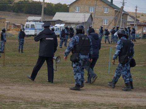 Российские силовики задержали еще троих крымских татар