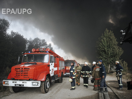 МВД: Количество погибших во время пожара на нефтебазе под Киевом увеличилось до двух человек