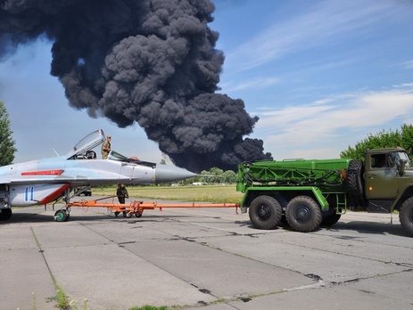 На Майдане организован сбор денег для пострадавших при пожаре на нефтебазе под Киевом