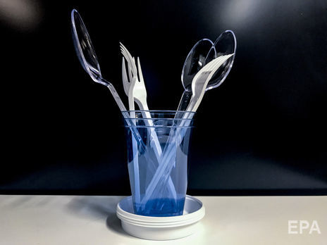 Європарламент підтримав заборону на одноразовий пластиковий посуд у ЄС із 2021 року