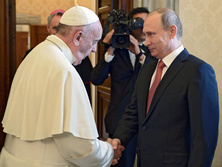 Президент России встретился с Папой Римским. Фоторепортаж