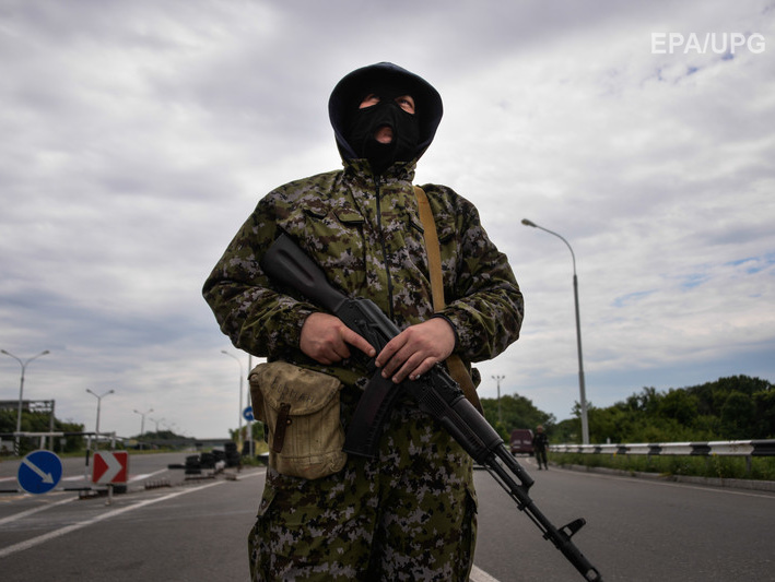 ОБСЕ: На блокпосту "ДНР" возле Широкино дежурят несовершеннолетние с оружием
