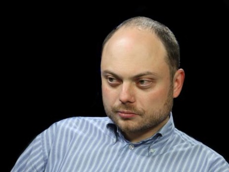 Владимир Кара-Мурза – старший сообщил, что его сын начал принимать пищу, его отключили от аппарата гемодиализа