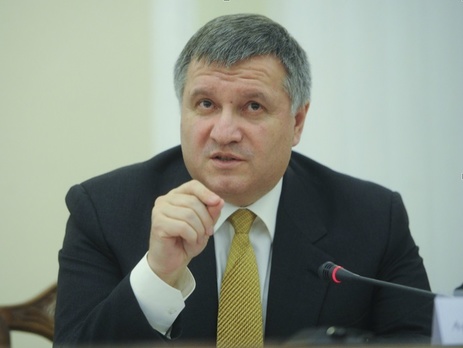 Аваков: Задержаны четверо сотрудников МВД, которые во время Майдана выдали титушкам 408 автоматов