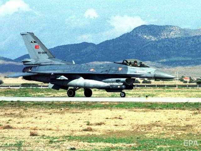 Туреччина завдала авіаударів по позиціях курдів в Іраку