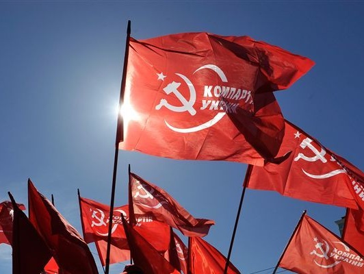 Коммунисты и социалисты объединились в "Левую оппозицию"