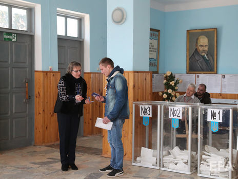 В Україні відбуваються президентські вибори