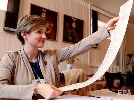 В заграничном избирательном округе лидирует действующий президент Порошенко – ЦИК