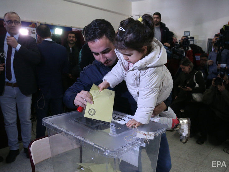 В Турции на избирательном участке произошла стрельба, два человека убиты