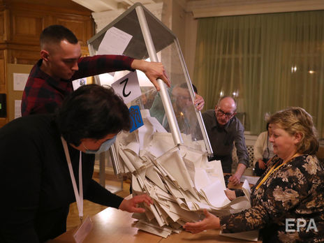 По результатам обработки 96% протоколов на президентских выборах Зеленский набрал 30,22% голосов, Порошенко – 15,94% – ЦИК Украины