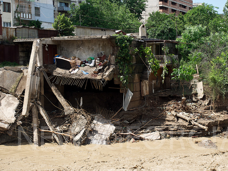 От наводнения в Тбилиси пострадало 457 человек