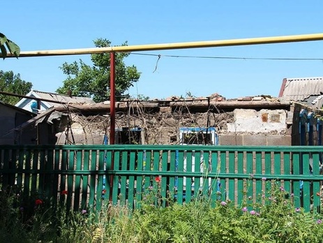 МВД: В результате ночного обстрела боевиками Марьинки ранена 38-летняя женщина