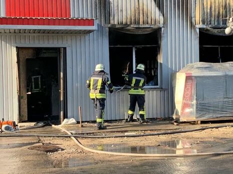 В Киеве горел бизнес-центр, одного человека госпитализировали – ГСЧС