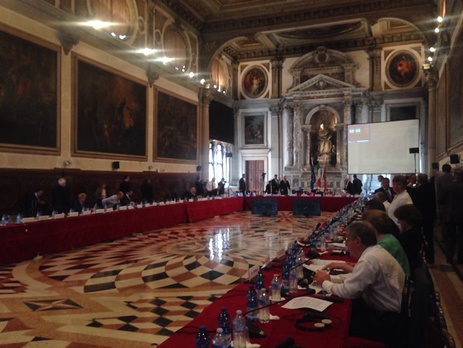 Венецианская комиссия порекомендовала Украине не отменять полностью депутатскую неприкосновенность