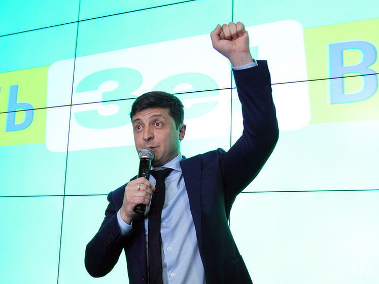 У штабі Зеленського заявили, що він готовий до дебатів, але треба дочекатися оголошення другого туру виборів