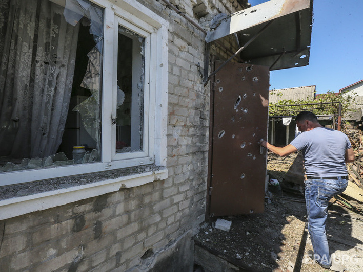 Аброськин: Боевики заминировали окраины между Марьинкой и Донецком. На растяжке подорвалась супружеская пара