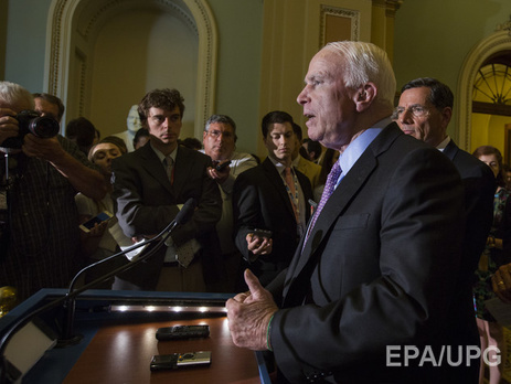 Маккейн: Нам крайне необходимо предоставить Украине оружие