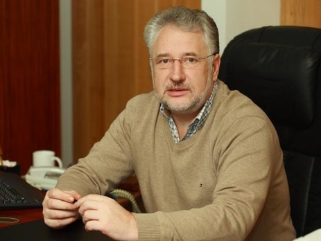 Жебривский: Жители Красногоровки и Марьинки больше двух недель сидят без света, работникам пришлось остановить ремонт из-за обстрелов