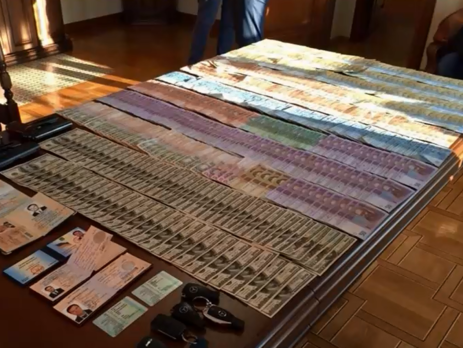 СМИ: Во время обыска в Апелляционном суде Киева обнаружили много наличных