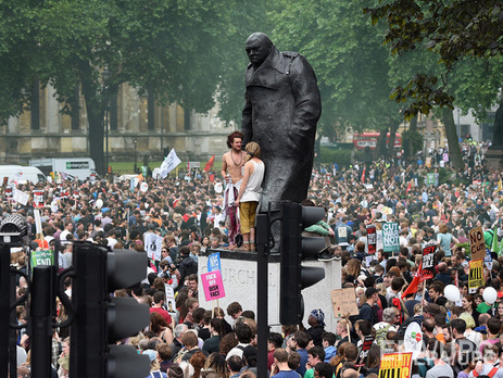 В Лондоне прошел многотысячный митинг противников жесткой экономии. Фоторепортаж