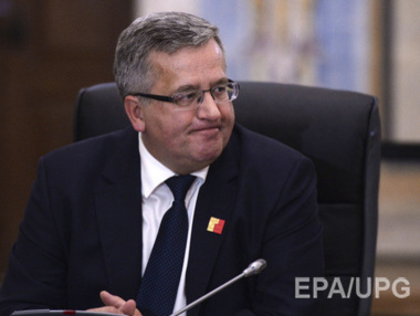 Коморовский: Путин грезит о восстановлении СССР