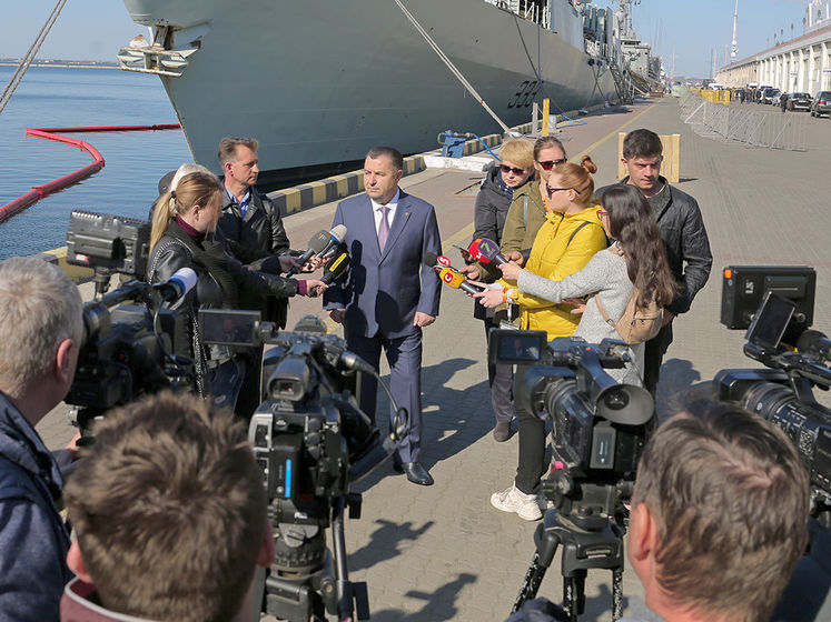 Полторак заявил, что заход в порт Одессы кораблей НАТО является сигналом поддержки Украины