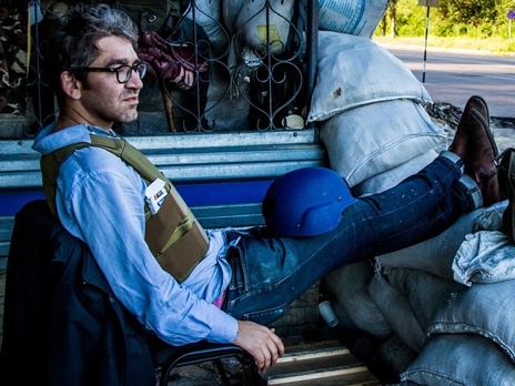 Американскому журналисту, снявшему фильм о воюющем на Донбассе бурятском танкисте, отказали в аккредитации в РФ