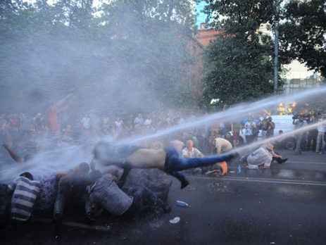 Разгон демонстрантов в Ереване. Фоторепортаж