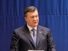 Янукович: У меня нет информации, что в Украине находятся российские войска