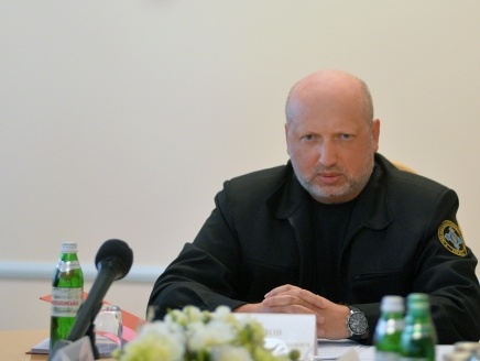 Турчинов: Электронная система пропускного режима в зоне АТО заработает с 7 июля