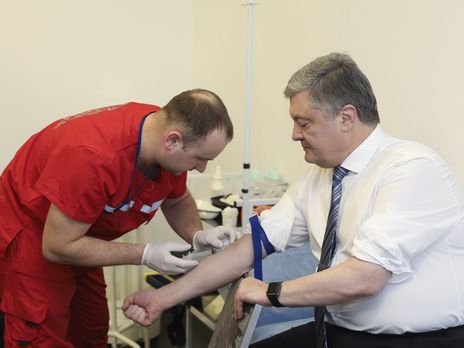 В крови Порошенко алкоголь не обнаружили – врач-нарколог