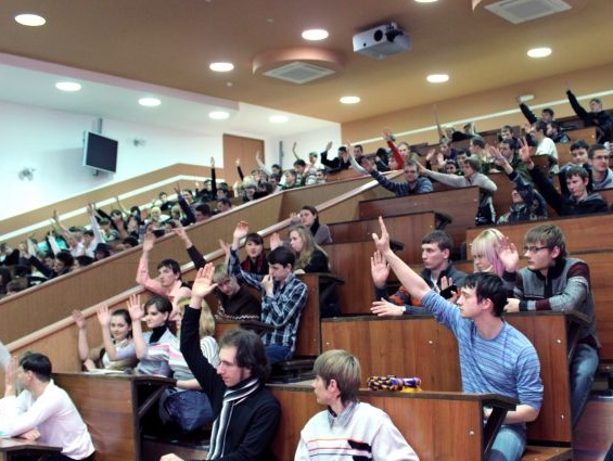 Студенты из Донецка собираются получать дипломы в России и Крыму