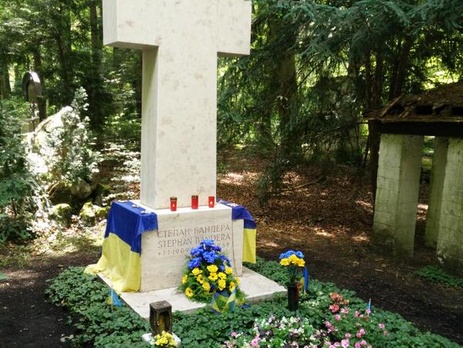 Генконсул Украины в Мюнхене опроверг осквернение могилы Бандеры
