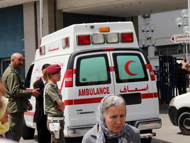 В Тунисе неизвестные напали на отель и открыли огонь по туристам