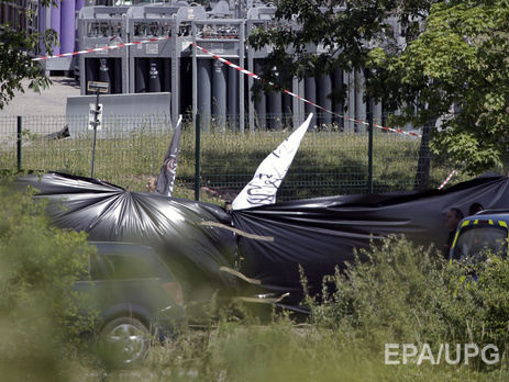 Во Франции исламисты напали на завод по производству сжиженного газа, один человек погиб. Фоторепортаж