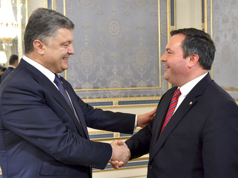 Президент обсудил с министром обороны Канады расширение военно-технического сотрудничества