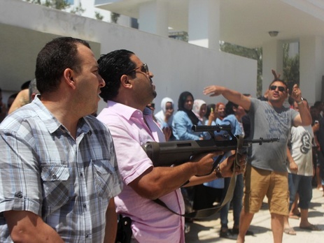 В Тунисе террористы расстреляли отдыхающих на пляже. Фоторепортаж