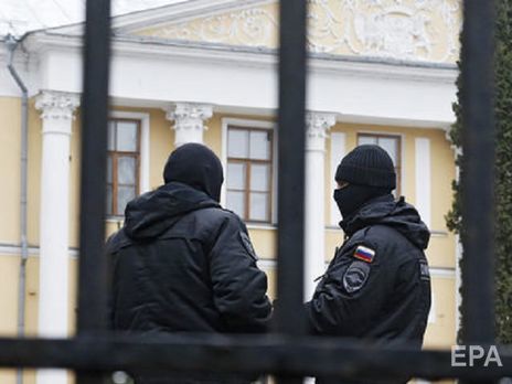 В России бывший полицейский подал иск в Верховный суд из-за запрета сотрудникам МВД выезжать за границу