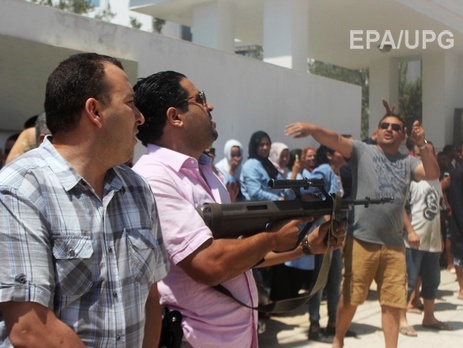 МИД: Украинке, которая пострадала в результате теракта в Тунисе, сделали операцию