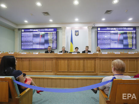 ﻿ЦВК оголосила офіційні результати виборів президента України: у другий тур вийшли Порошенко і Зеленський