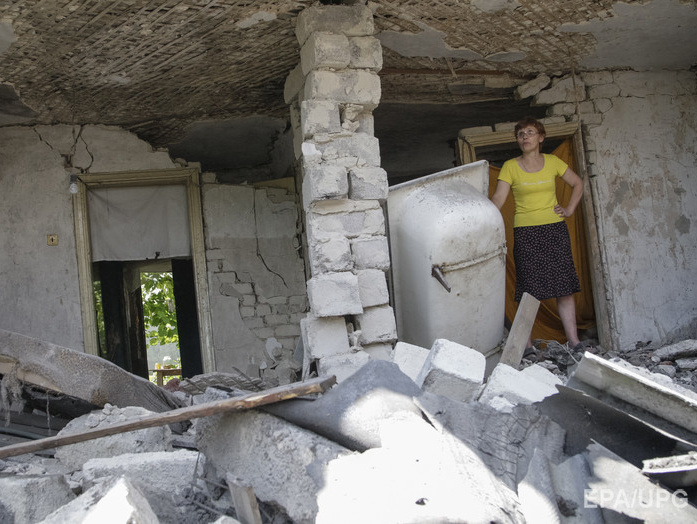 Москаль: В результате обстрела Станицы Луганской в нескольких местах перебит газопровод, повреждены фасады жилых домов