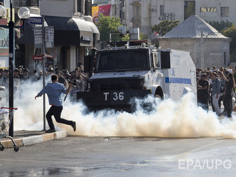 Полиция разогнала гей-парад в Стамбуле