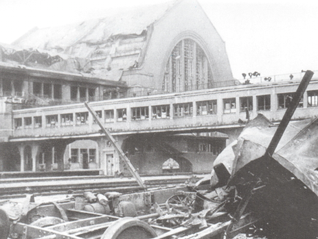 Киевлянка Хорошунова в дневнике 1941 года: Немцы будто бы разбрасывают листовки, в которых пишут, чтобы горожане не боялись бомб