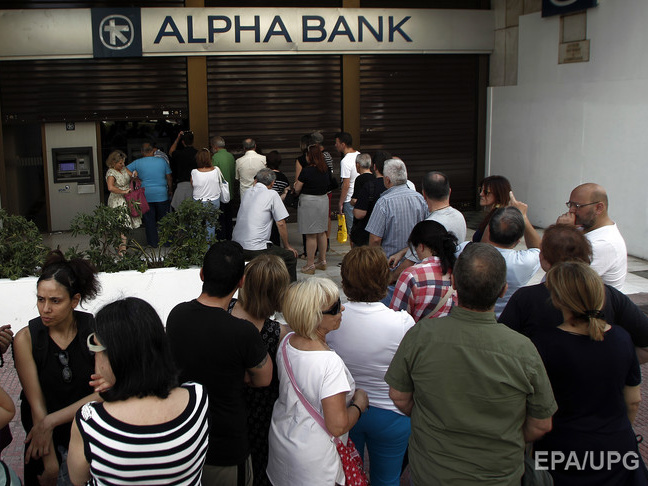 Reuters: В Греции собираются установить лимит на снятие наличных €60 в день